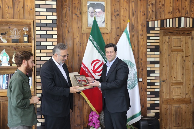 معاون اجتماعی و سخنگوی سازمان تعزیرات از شهردار لاهیجان تجلیل کرد